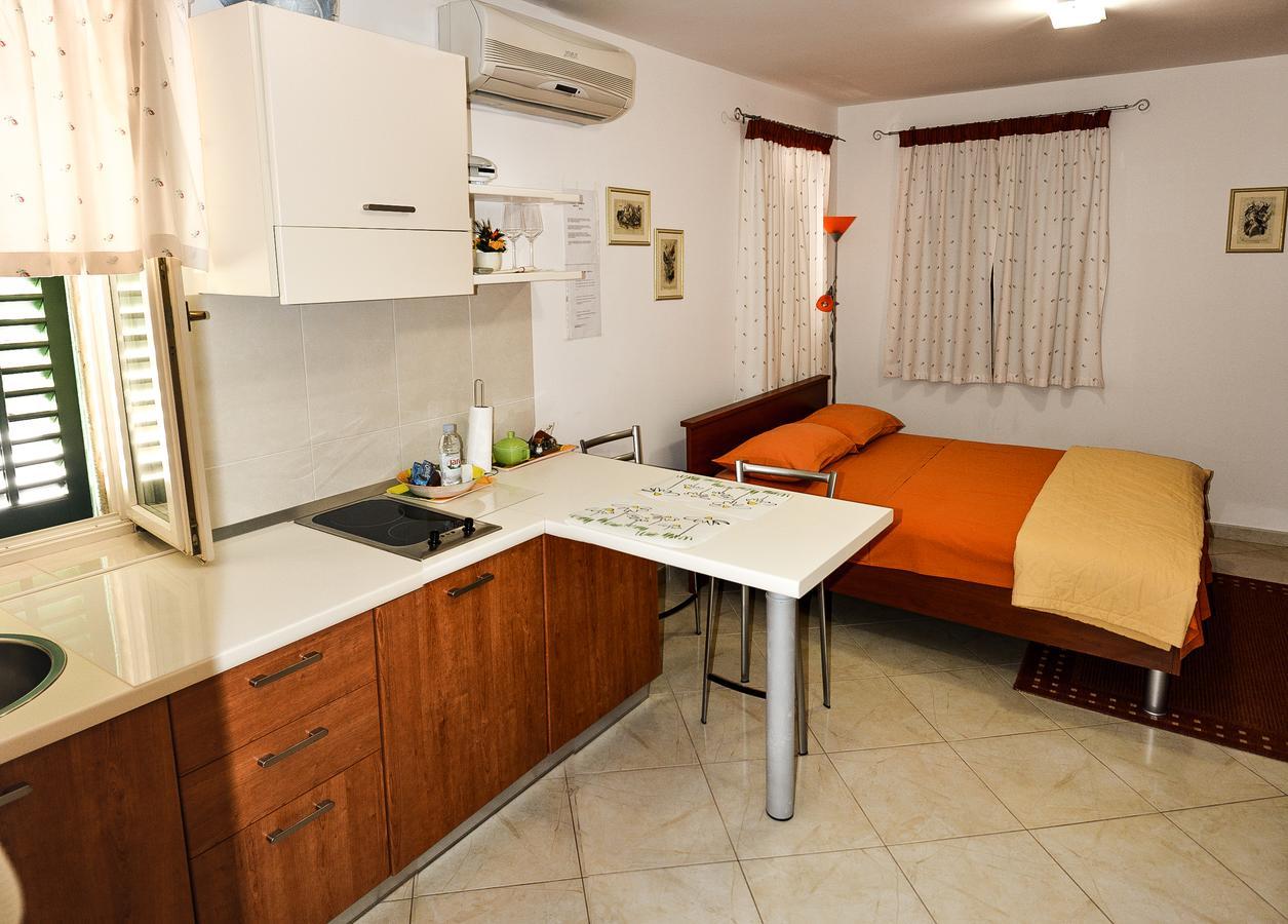 Apartment Santa Croce Free Parking Rovigno Esterno foto