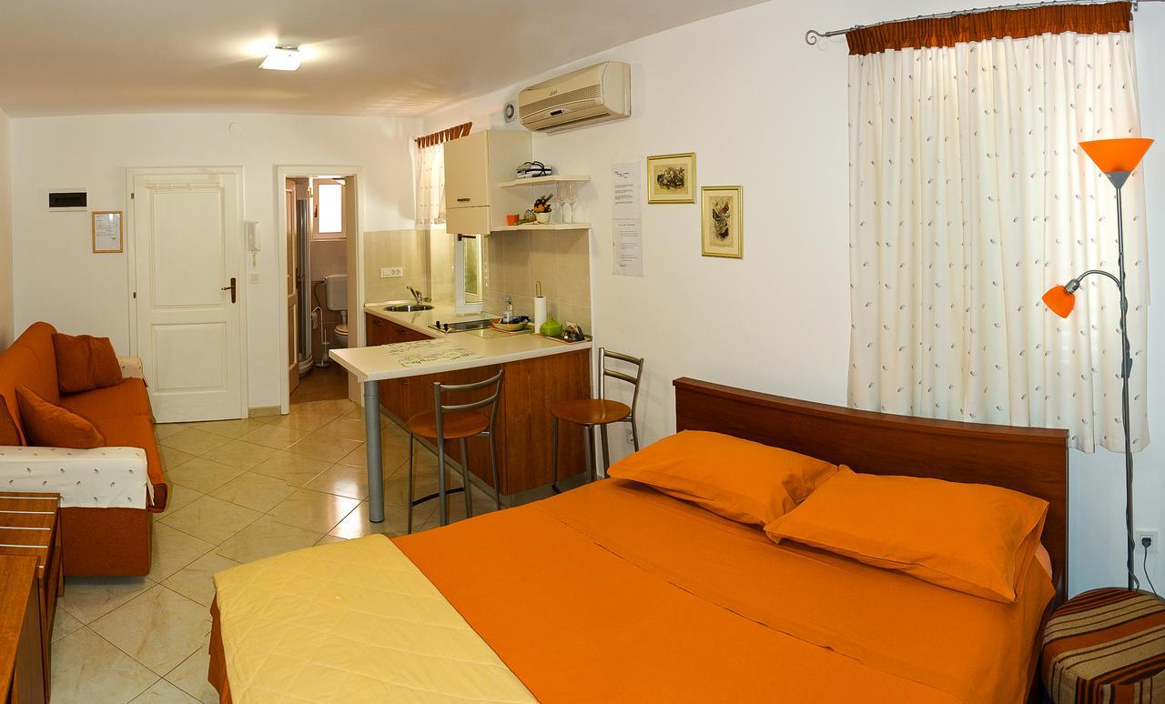 Apartment Santa Croce Free Parking Rovigno Esterno foto